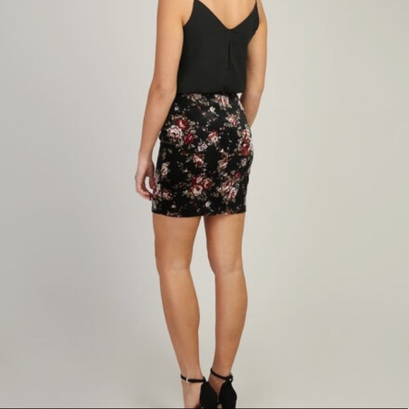 Brand New Kismet Dress With Printed Stretch Skirt - Picture 2 of 12